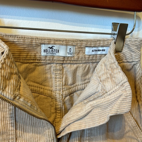 Hollister Girl Ultra High-Rise Corduroy Mini Skirt, zipper front, brown, Sz 0 - Picture 3 of 5